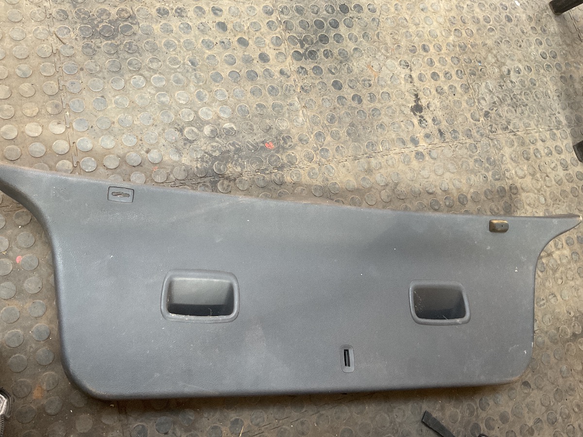 VIVO REAR BOOT TRIM