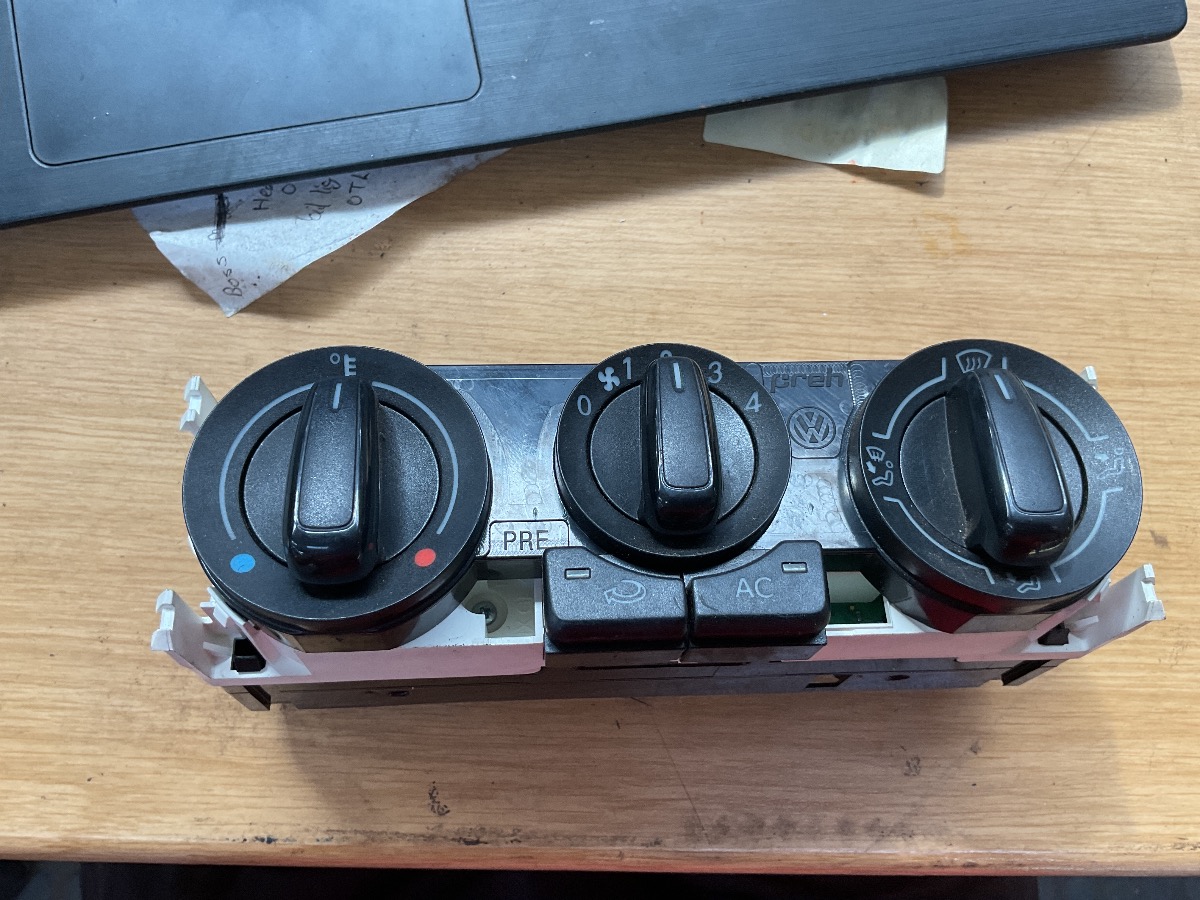 POLO VIVO HEATER CONTROLS