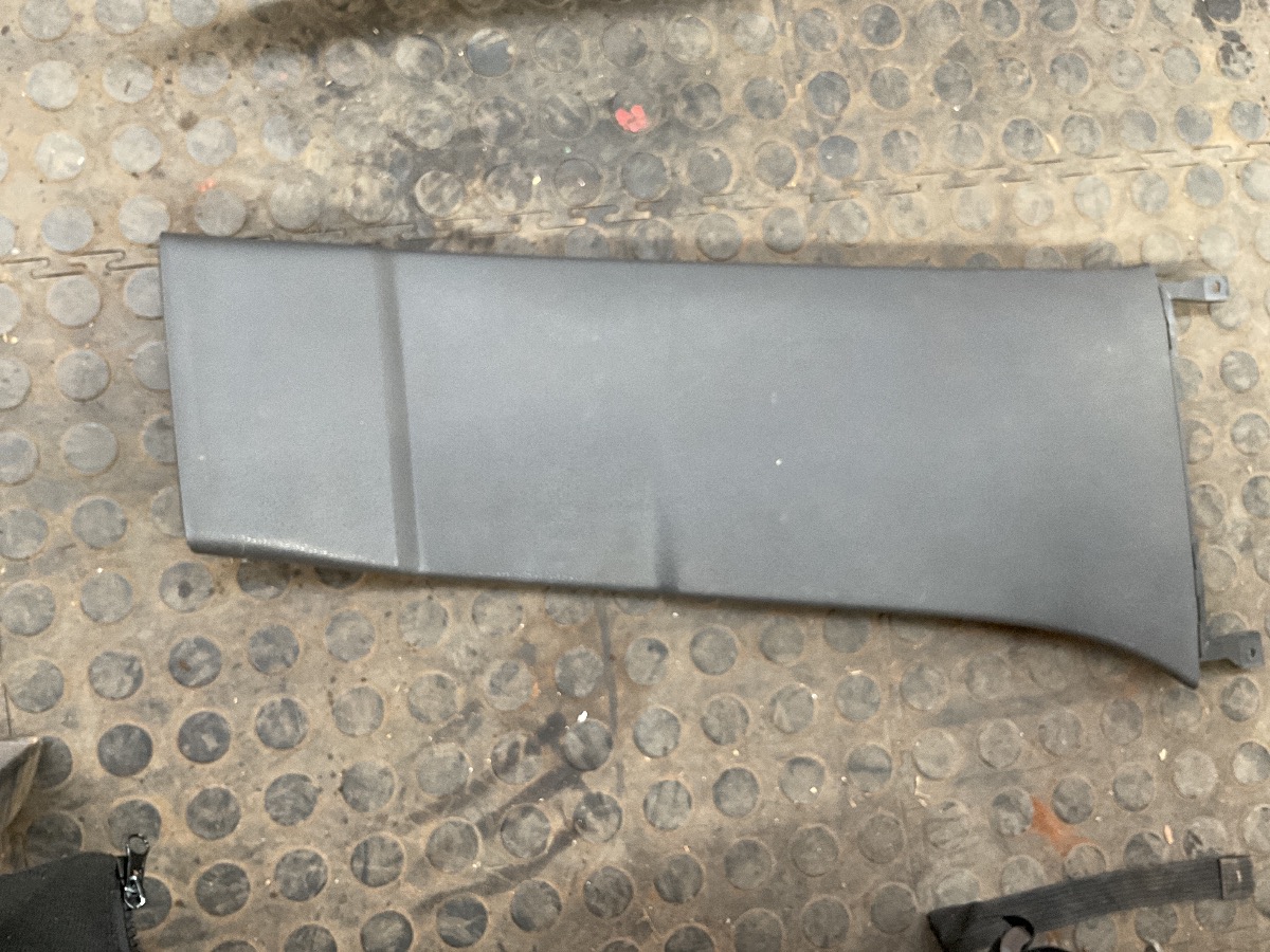 VIVO B PILLAR TRIM