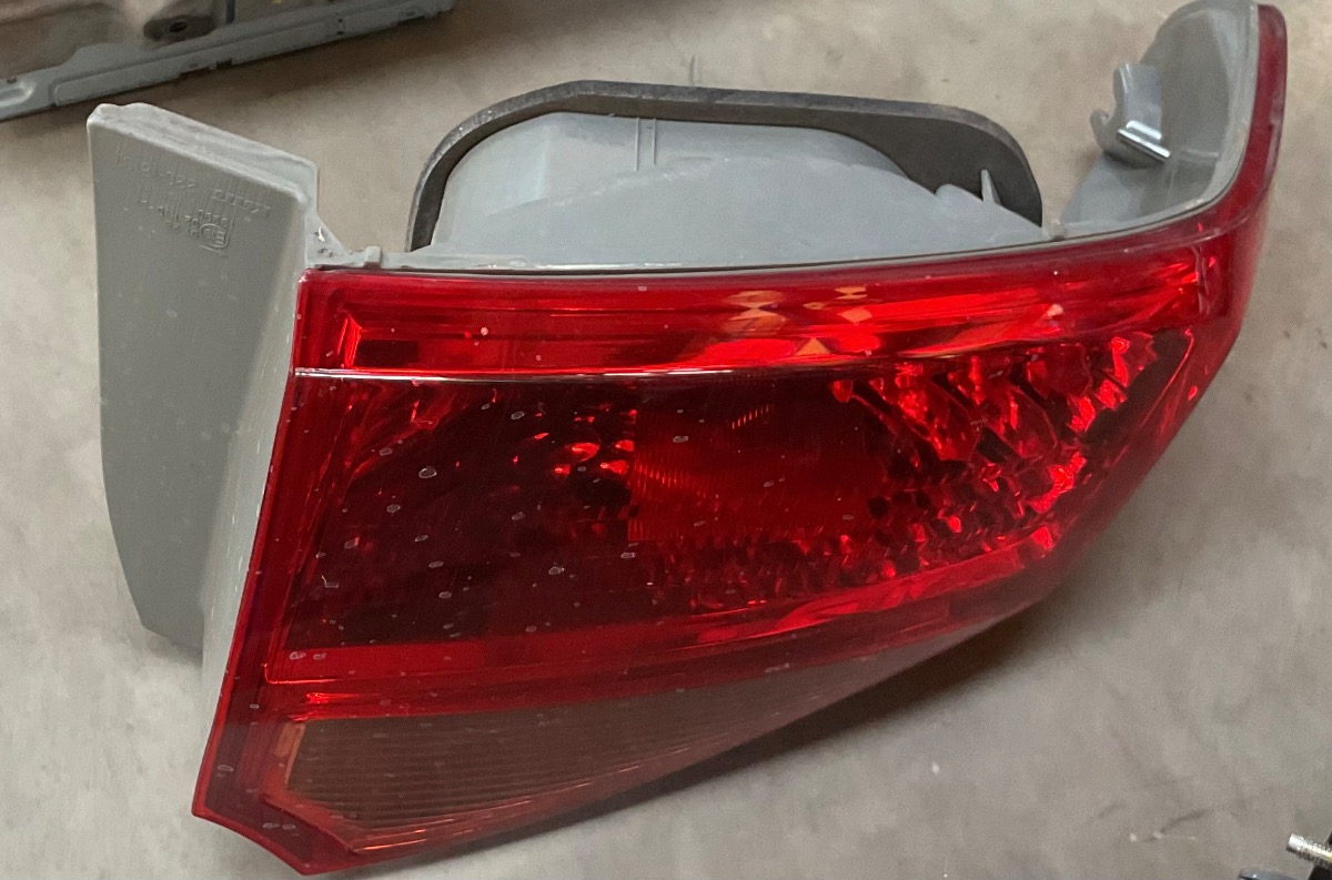 IGNIS RIGHT UPPER BRAKE LIGHT