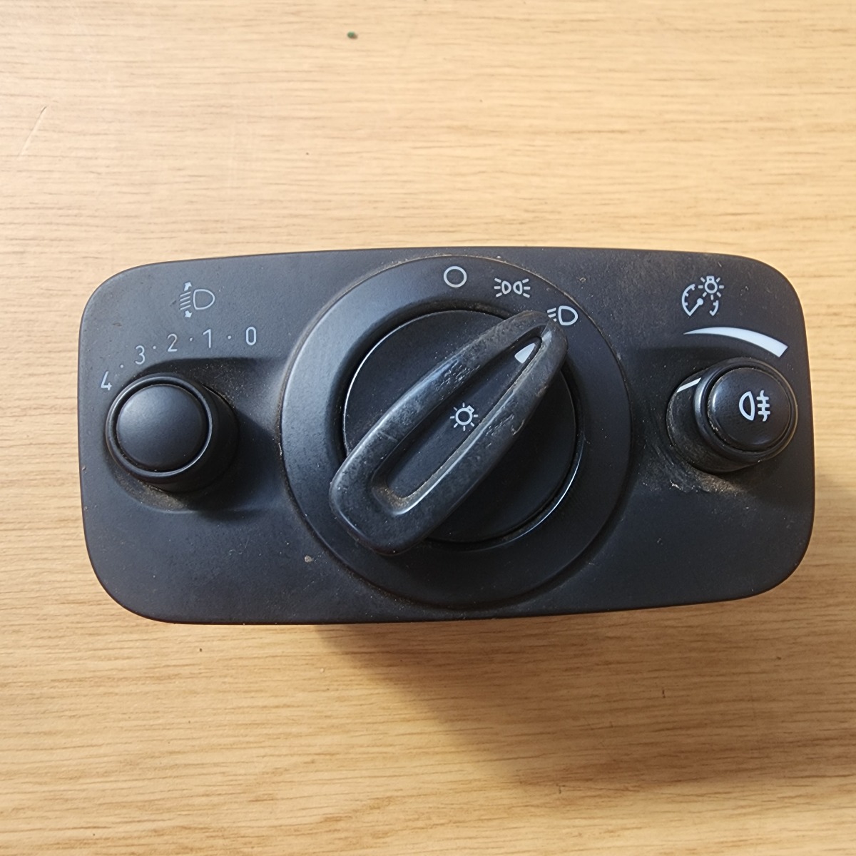 FIESTA ECOBOOST HEADLIGHT SWITCH