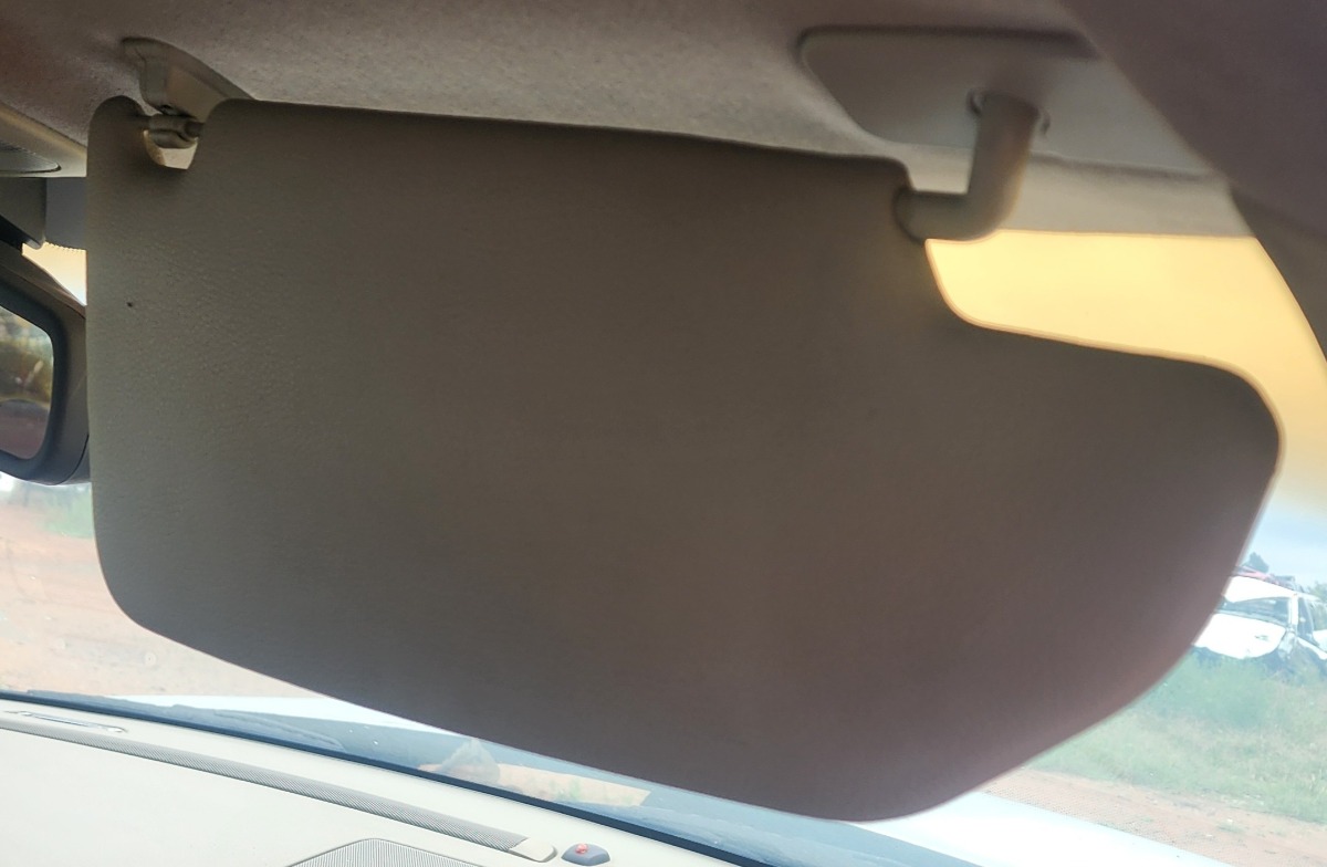 S60 RIGHT SUNVISOR