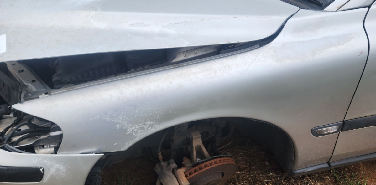 S60 LEFT FRONT FENDER