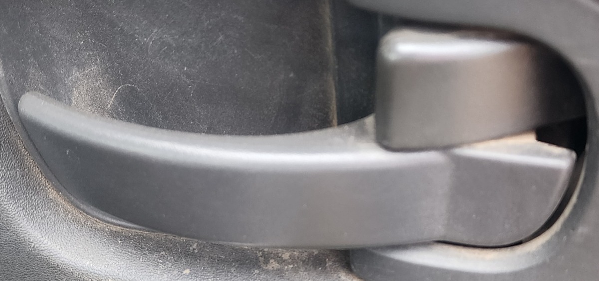 NAVARA RIGHT REAR INNER HANDLE