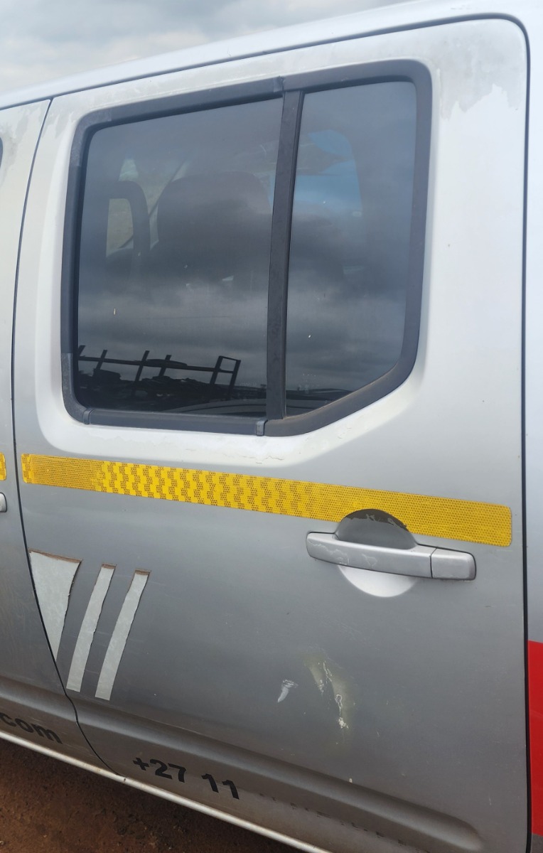NAVARA LEFT REAR DOOR (SHELL)