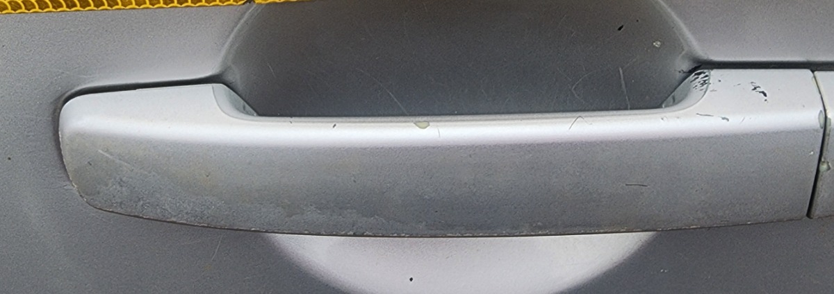 NAVARA LEFT FRONT OUTER HANDLE