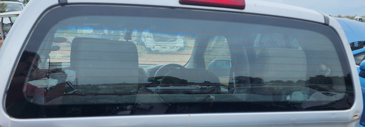 NAVARA REAR CAB GLASS