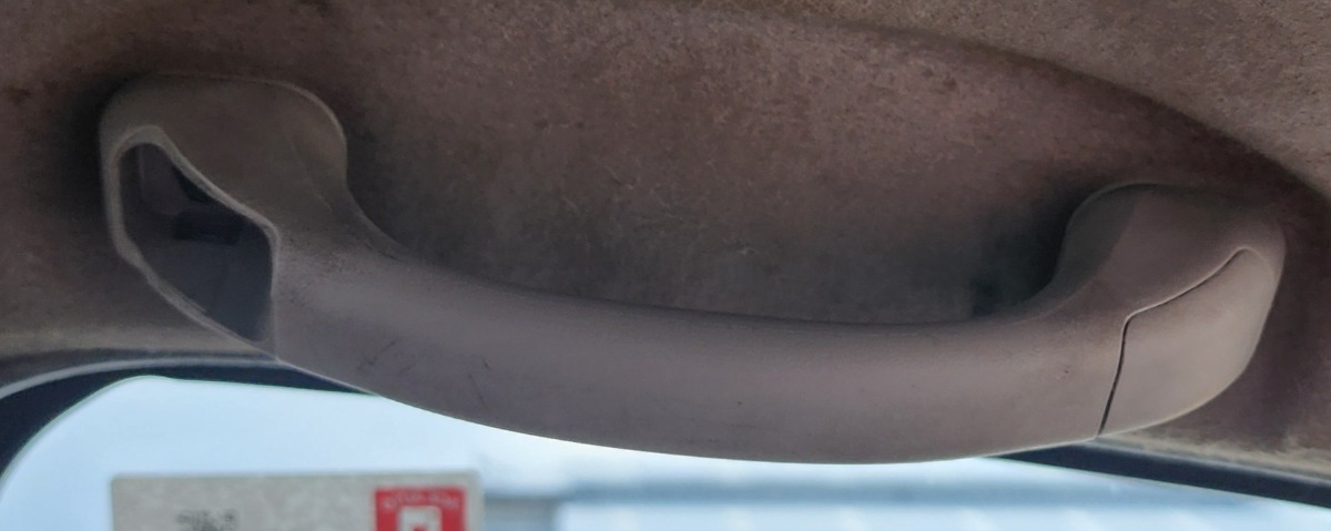 NAVARA LEFT FRONT GRAB HANDLE