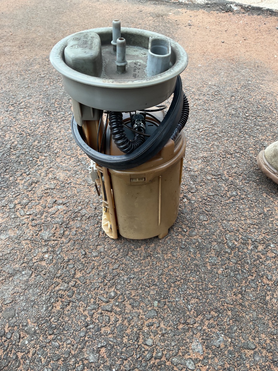 POLO PLAYA FUEL PUMP