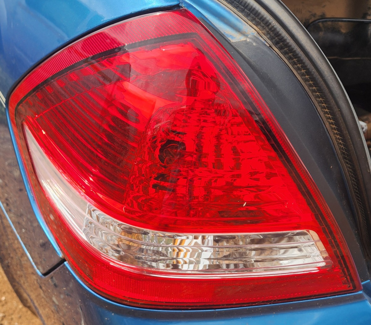 TIIDA LEFT TAILLIGHT