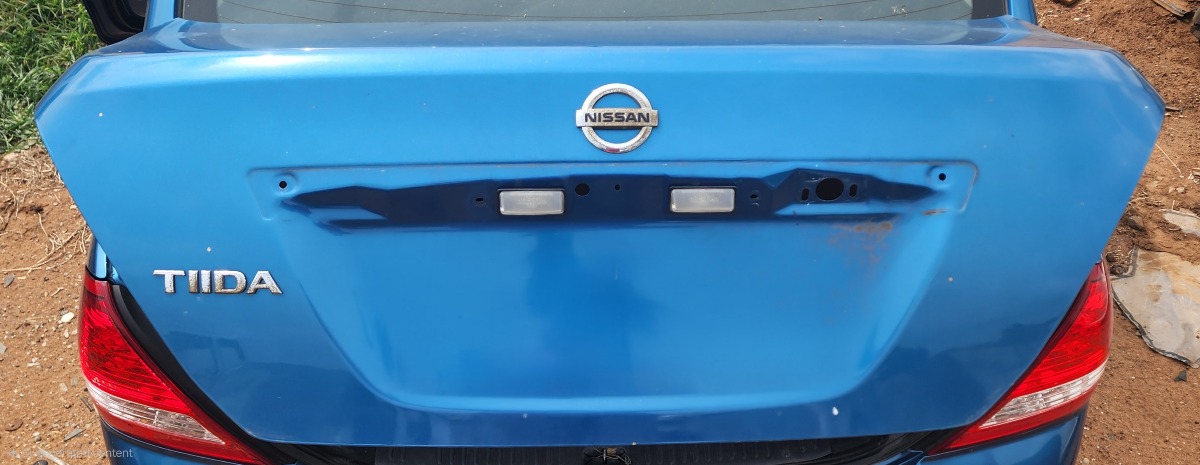 TIIDA TAILGATE (SHELL)