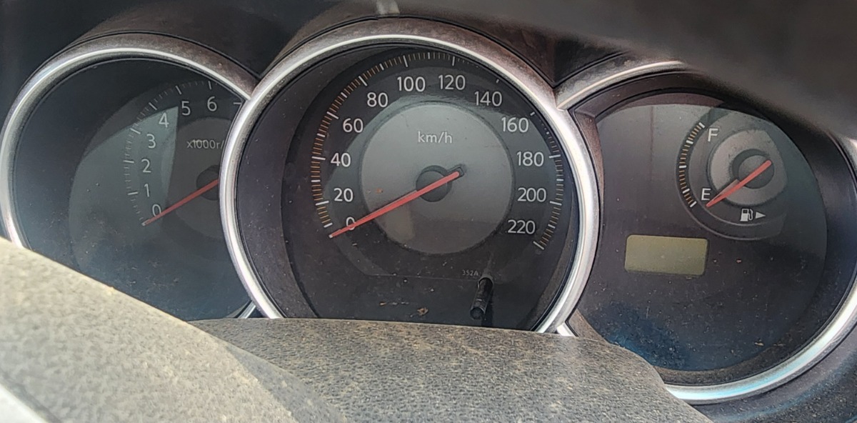 TIIDA SPEEDO CLUSTER