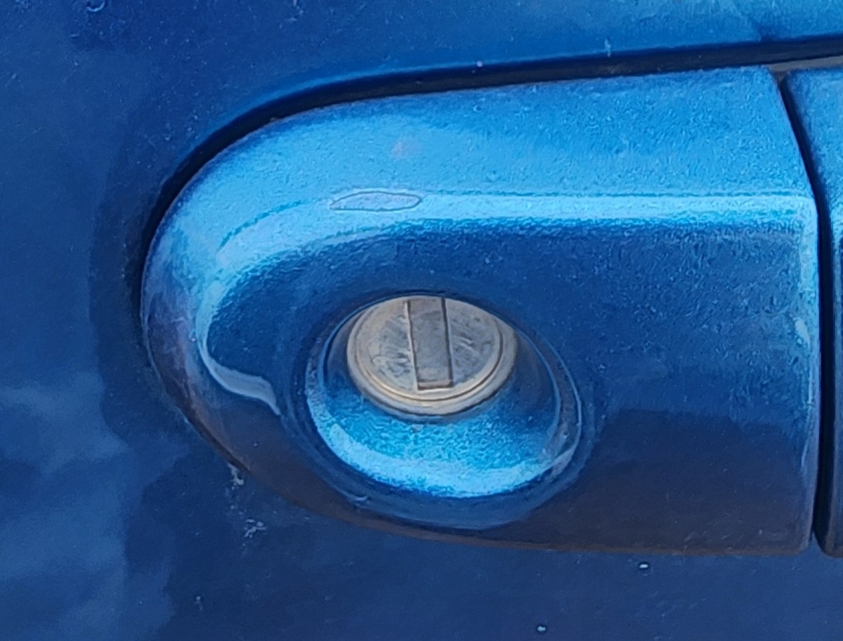 TIIDA RIGHT FRONT HANDLE END PIECE