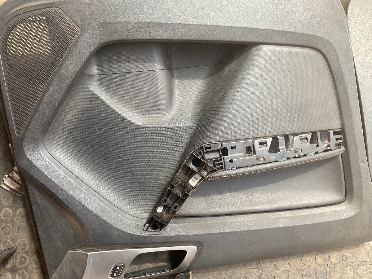 RANGER FRONT LEFT PASSENGARE DOOR PANEL