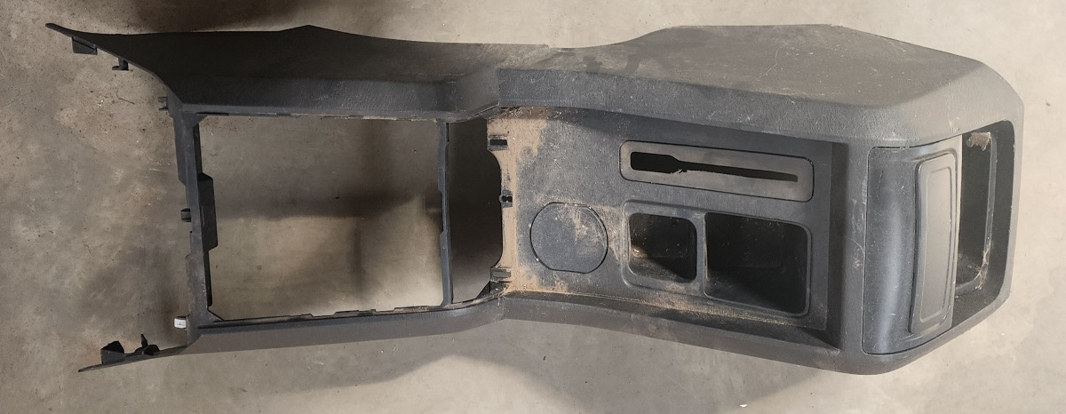 SCORPIO/PICK UP CENTRE CONSOLE