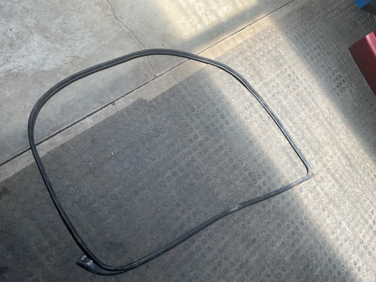 i20 Door DOOR SEAL LEFT