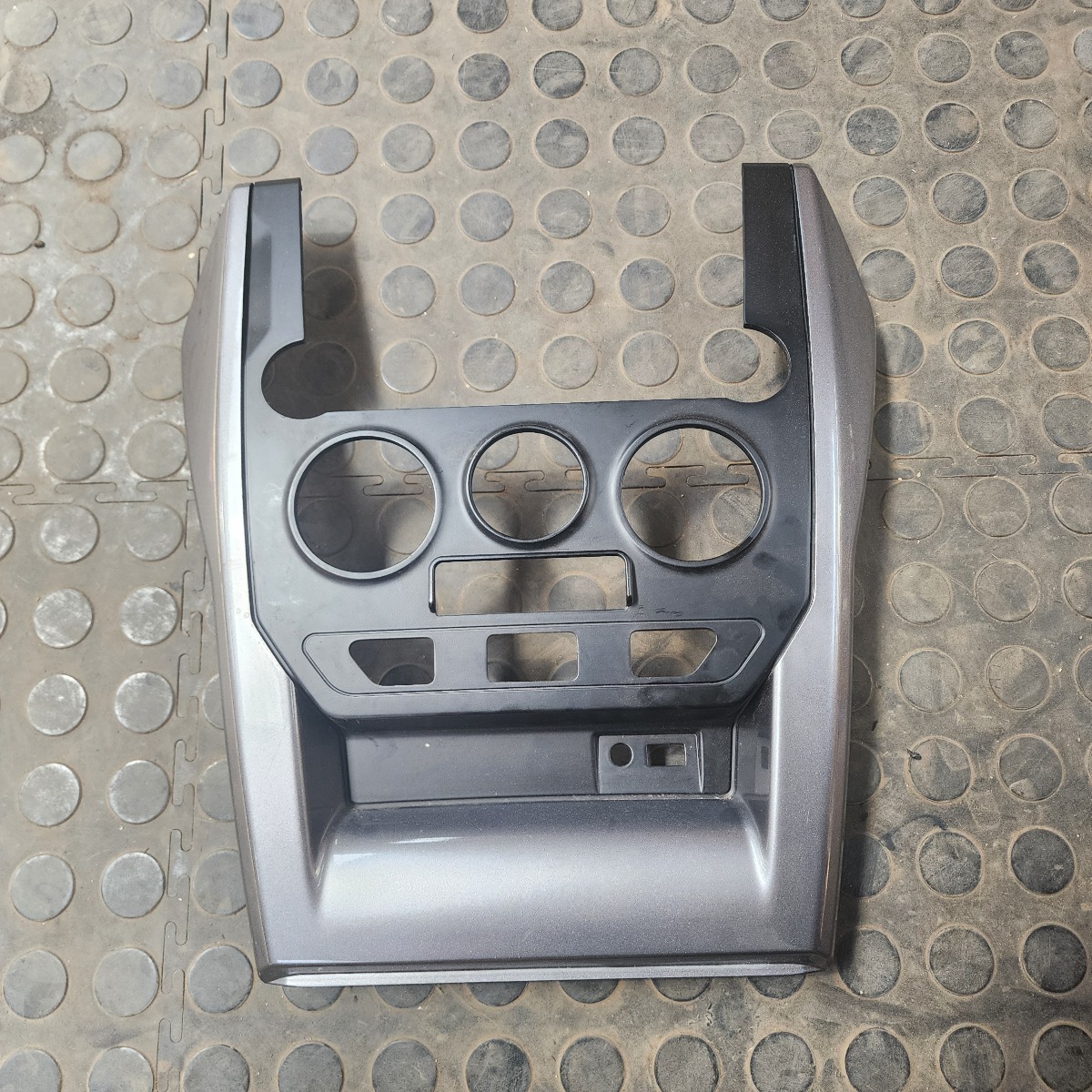 SCORPIO/PICK UP CENTRE DASH FACIA