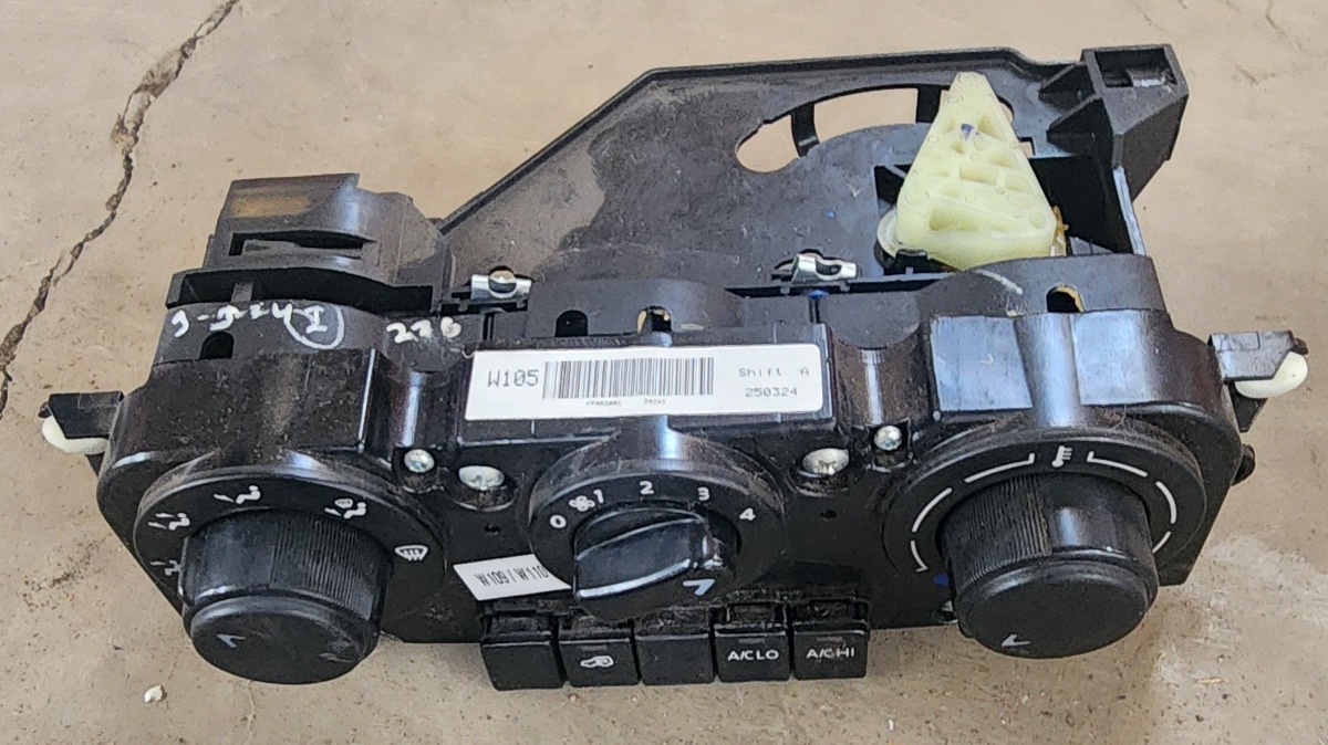 Scorpio/Pik Up Heater Control Assy