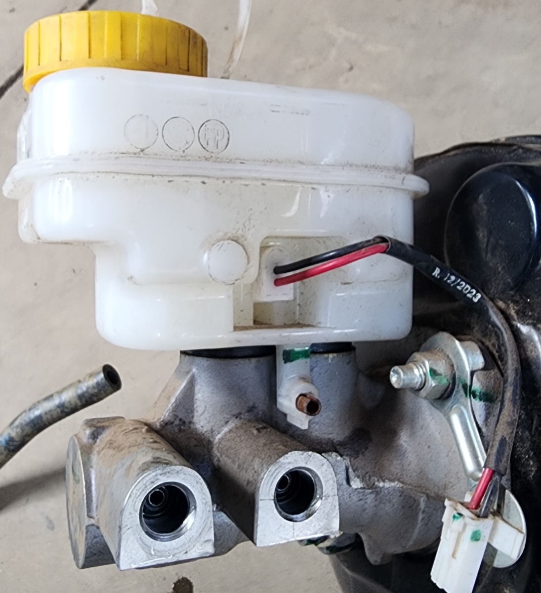 SCORPIO/PIK UP BRAKE MASTER CYLINDER
