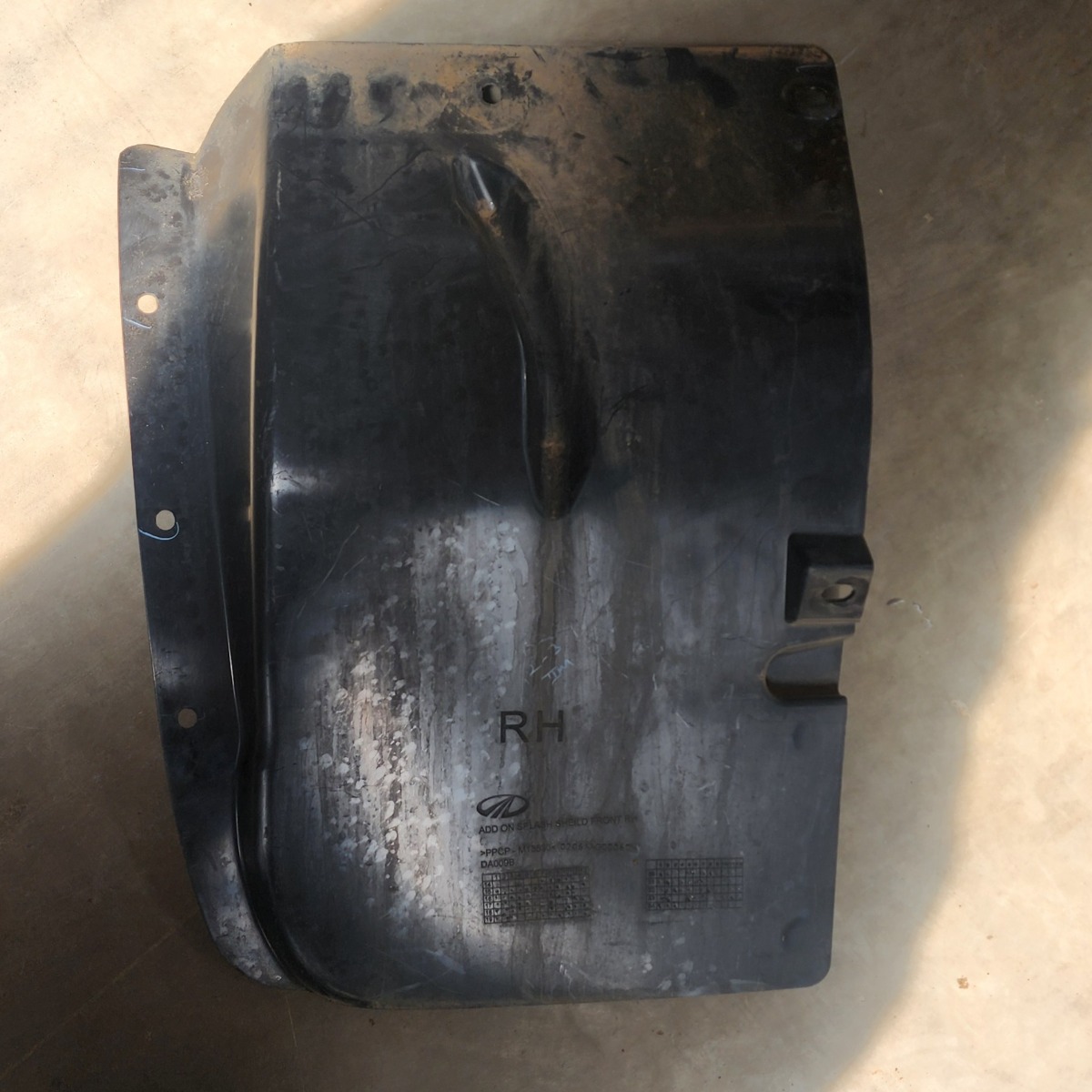 SCORPIO/PIK UP RIGHT FRONT FENDER LINER