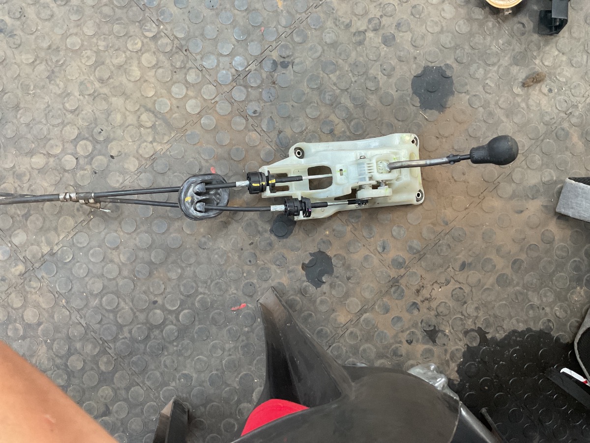 BALLADE GEAR LEVER