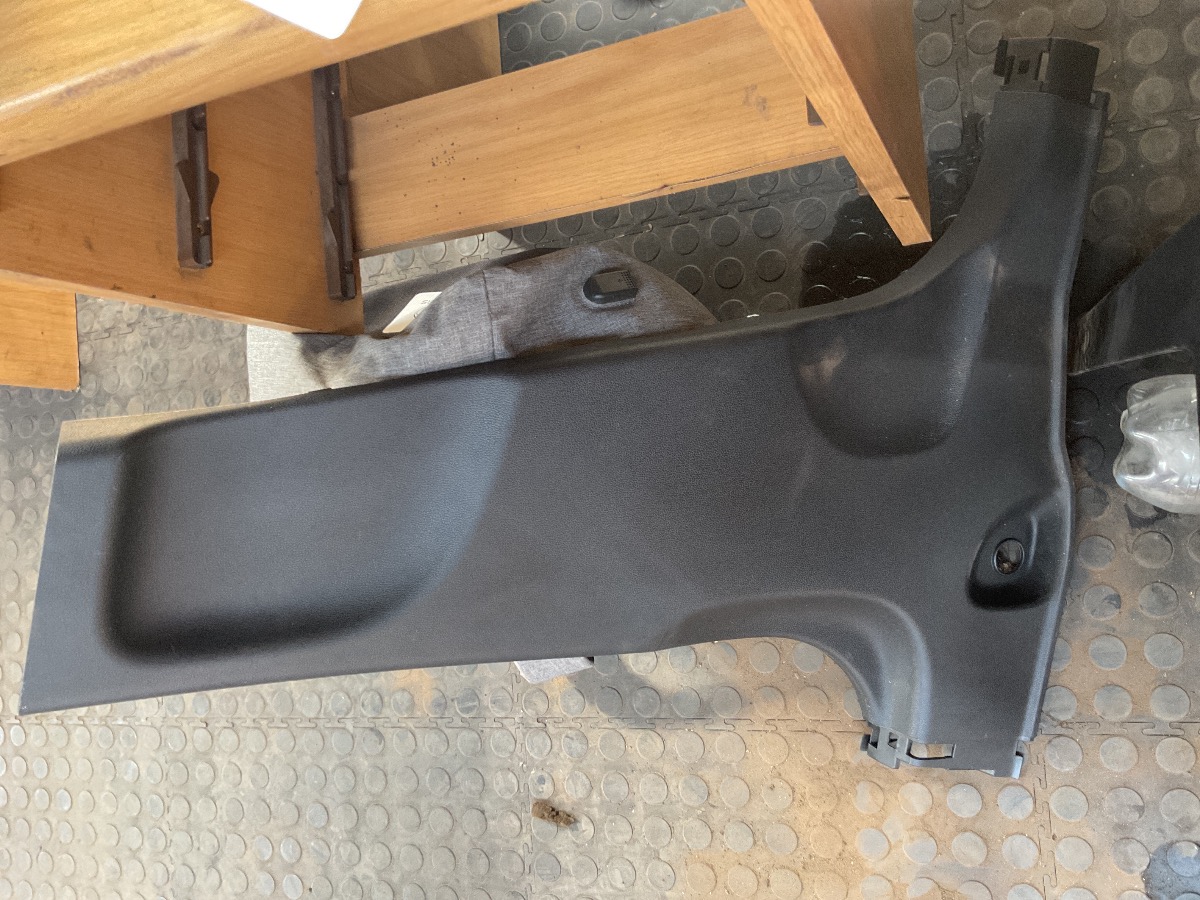 BALLADE CENTER PILLAR LOWER TRIM LEFT