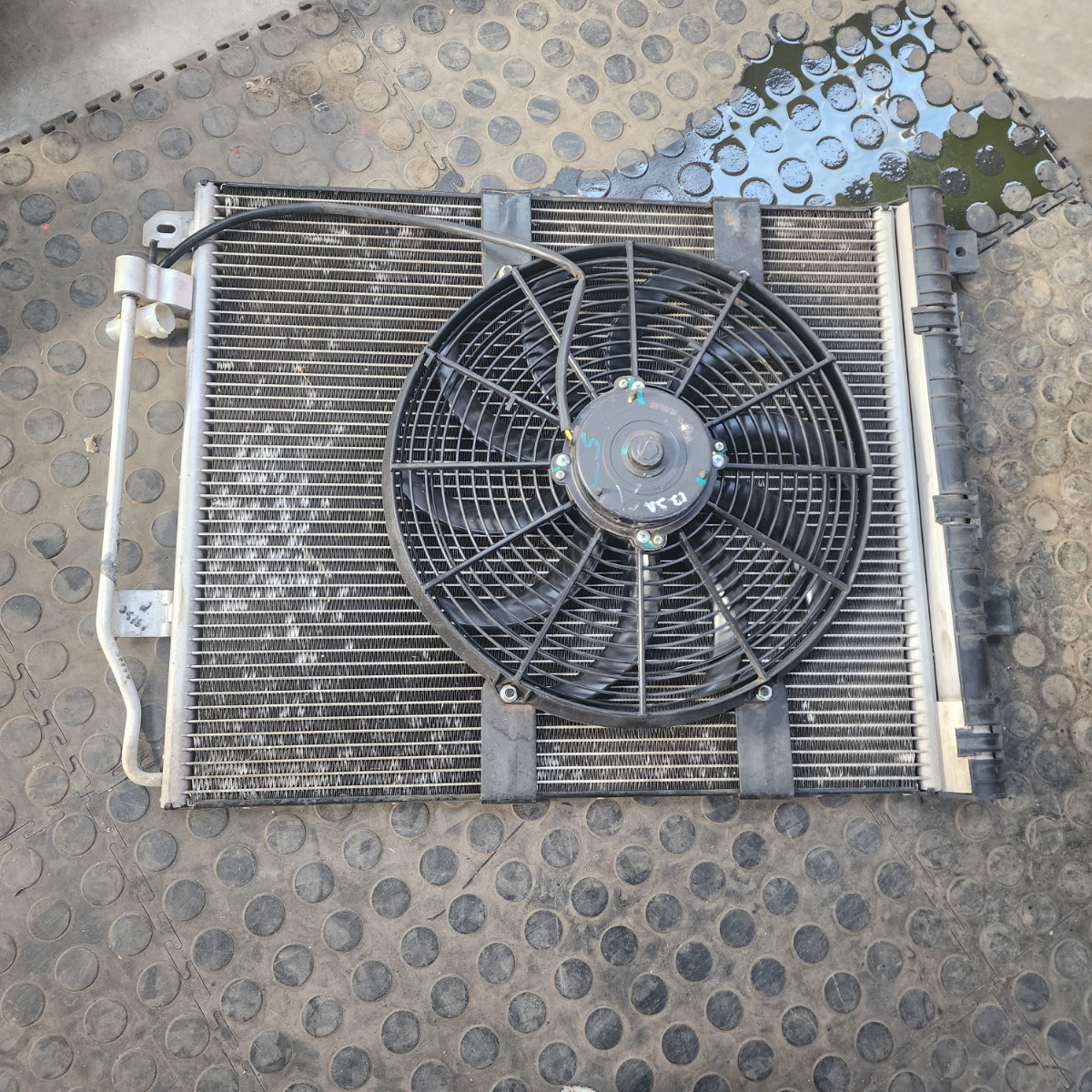 Pik Up Air Conditioning Condenser