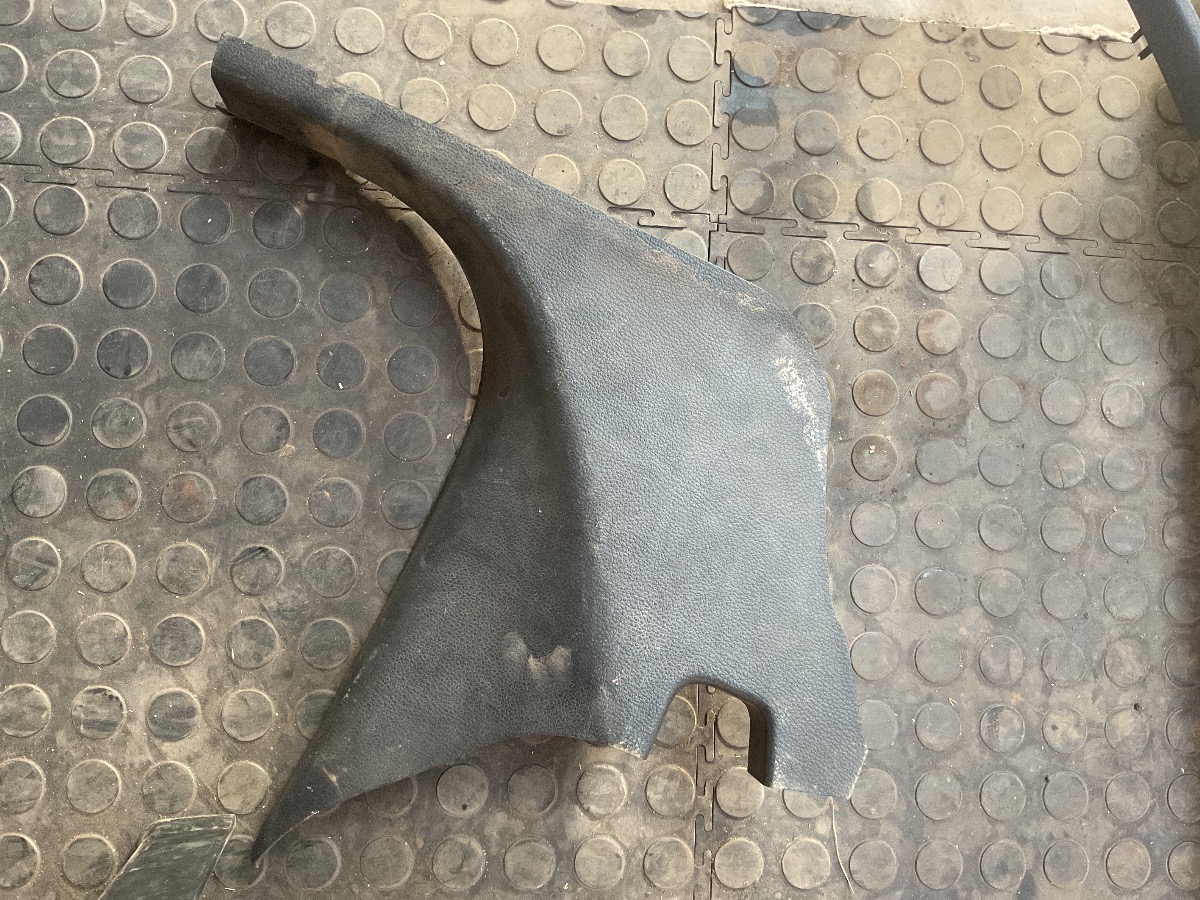 RANGER RIGHT PILLAR TRIM