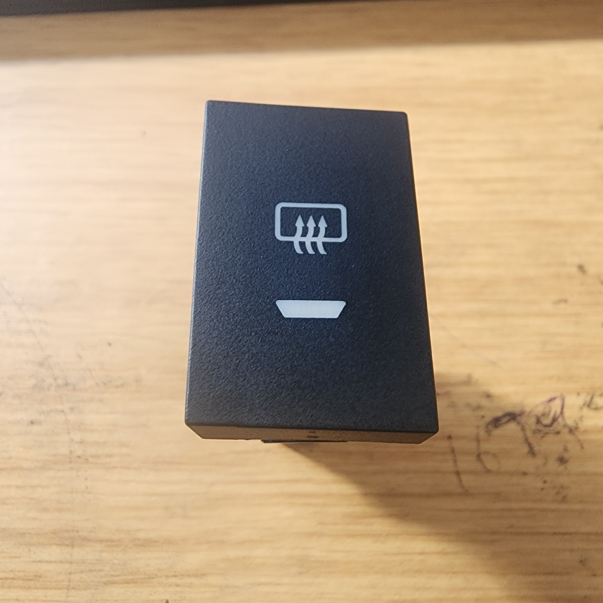 SCORPIO/PICK UP DEMISTER SWITCH