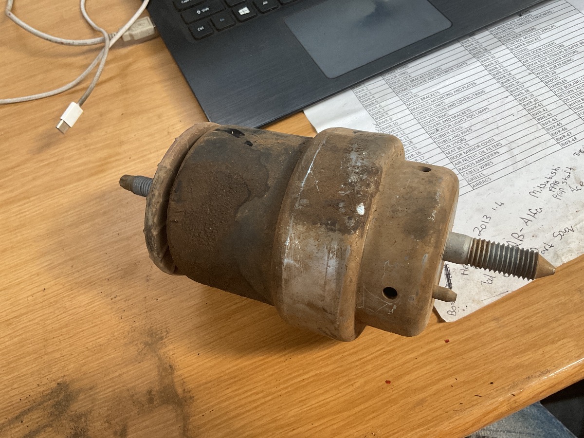 RANGER ENGIN MOUNTING BRACKET