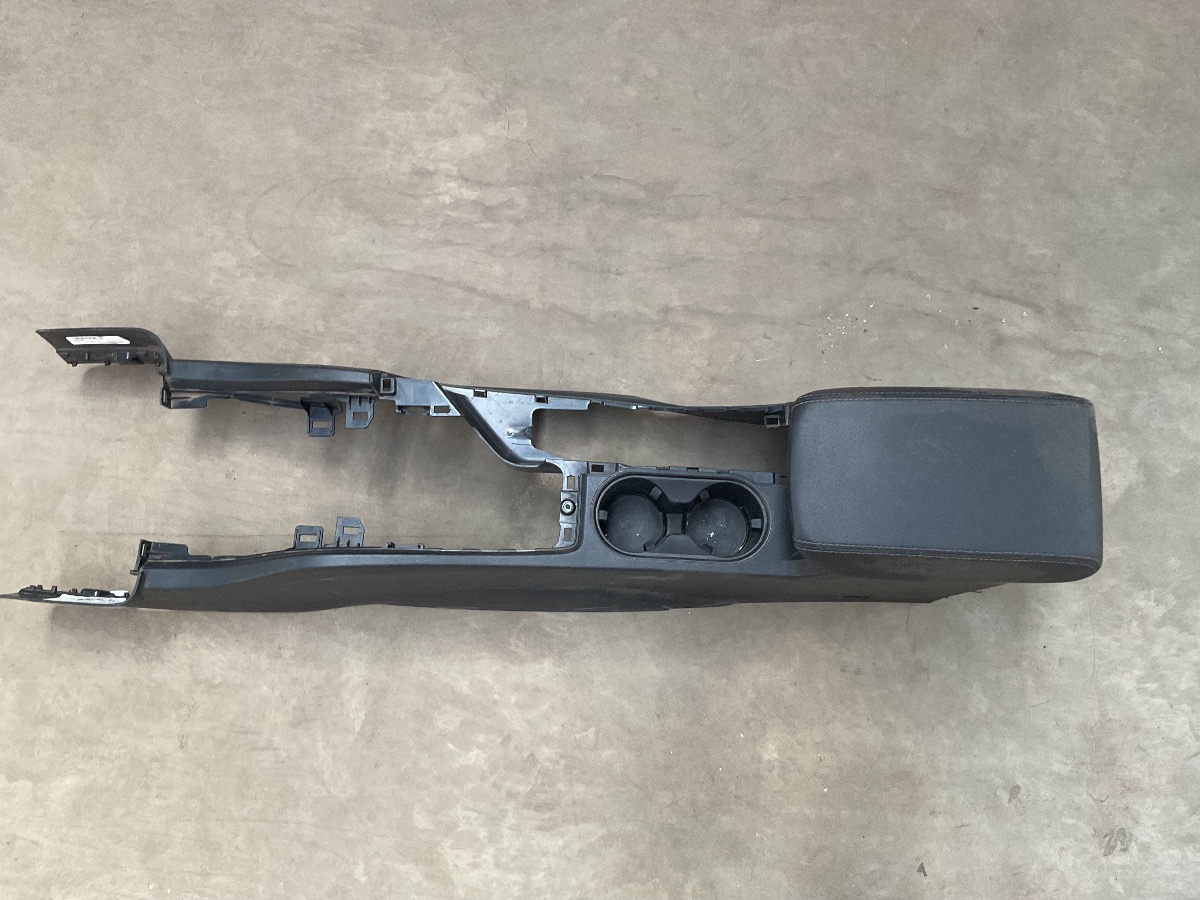 Ranger centre armrest console