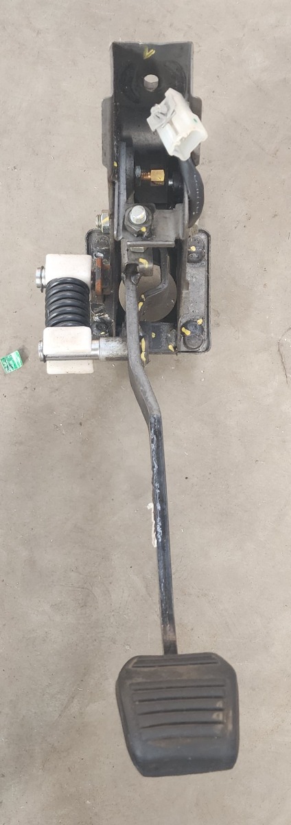 SCORPIO/PICK UP CLUTCH PEDAL