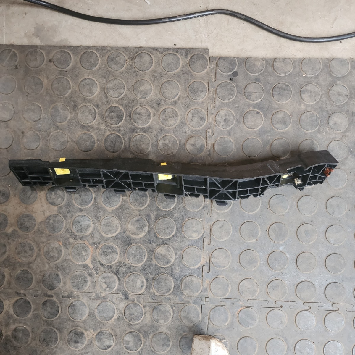 SPORTAGE LEFT REAR BUMPER BRACKET