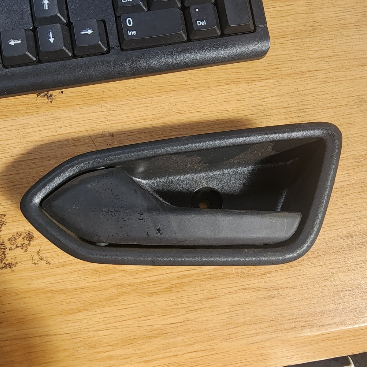 KIGER LEFT REAR DOOR HANDLE
