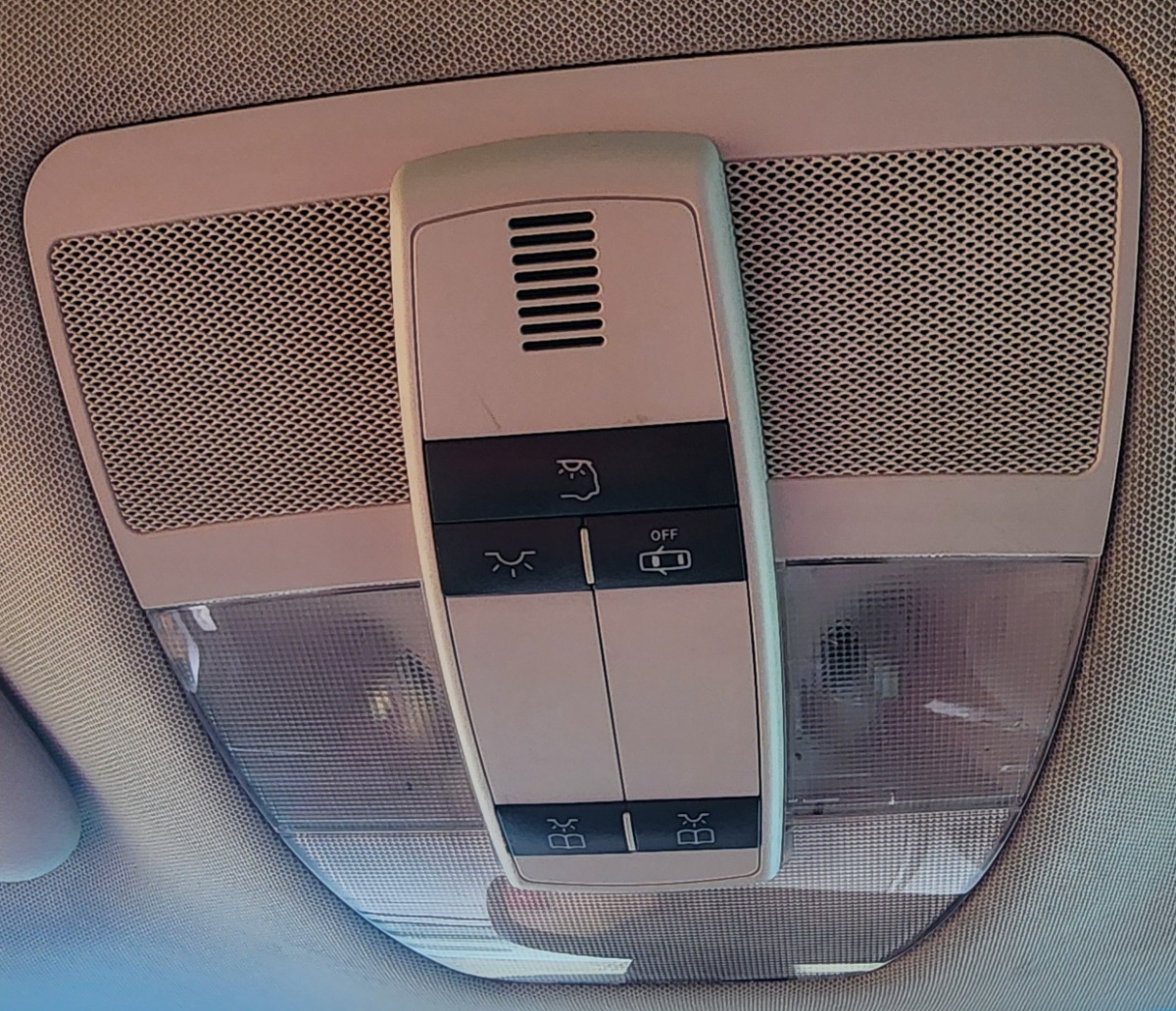 W169 DOME LIGHT FRONT