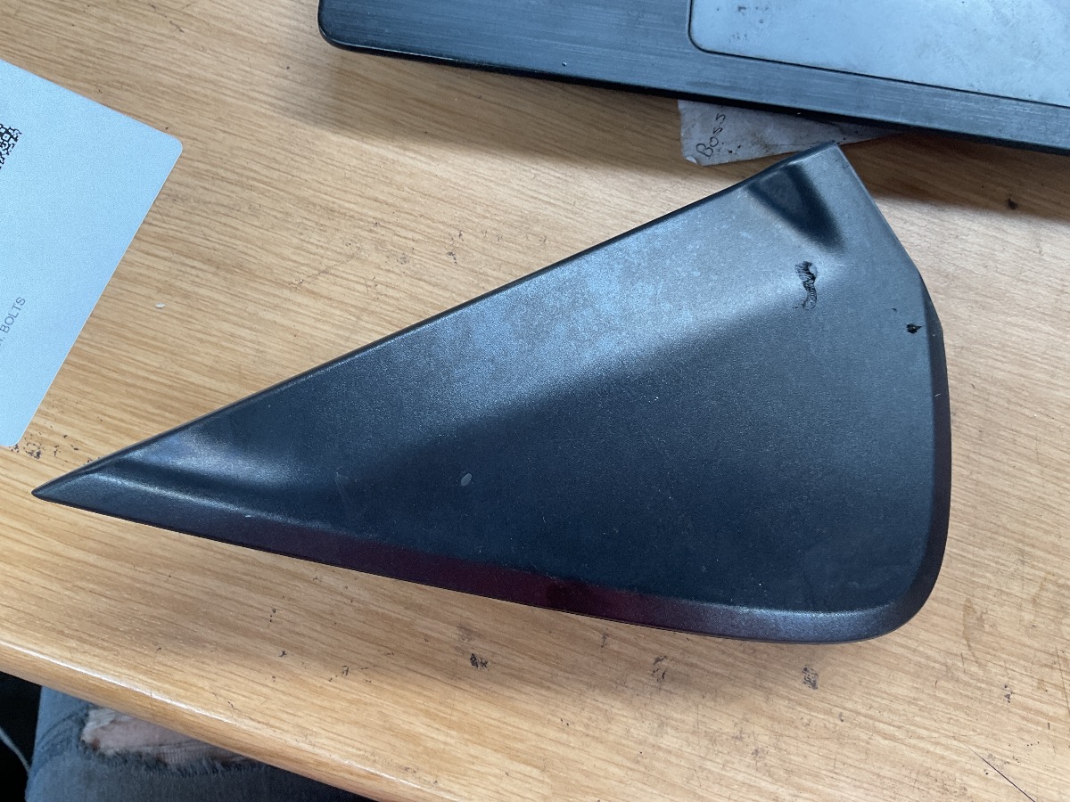 IGNIS FRONT LEFT DOOR/MIRRO COVER