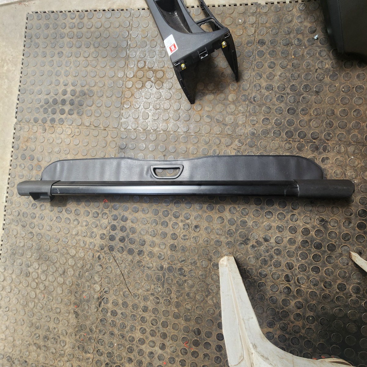 W169 PARCEL SHELF