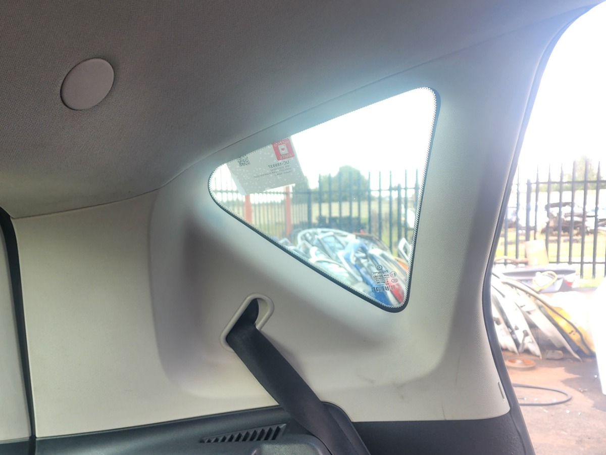 W169 LEFT REAR C/D-PILLAR TRIM