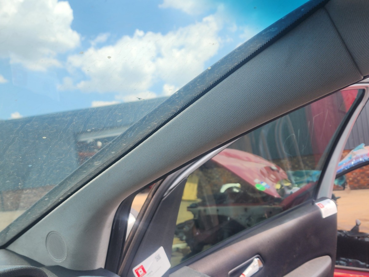 W169 RIGHT A-PILLAR TRIM