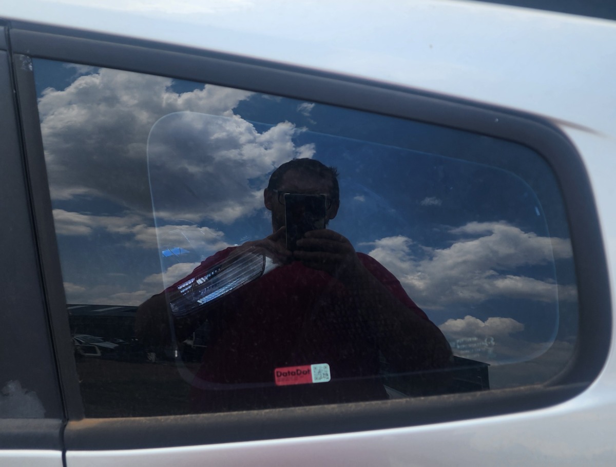 ORLANDO LEFT REAR BODY GLASS