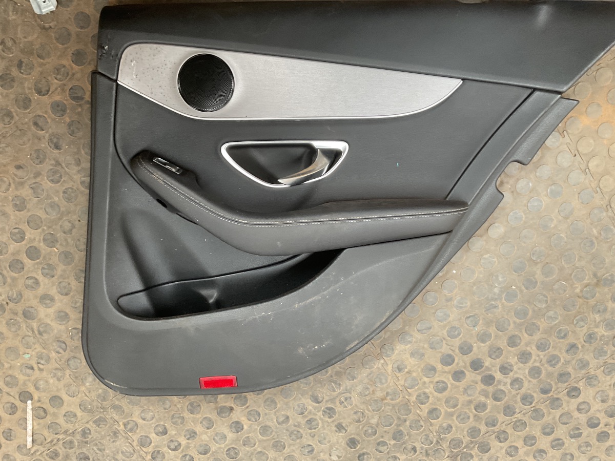 C CLASS REAR RIGHT DOOR PANNEL