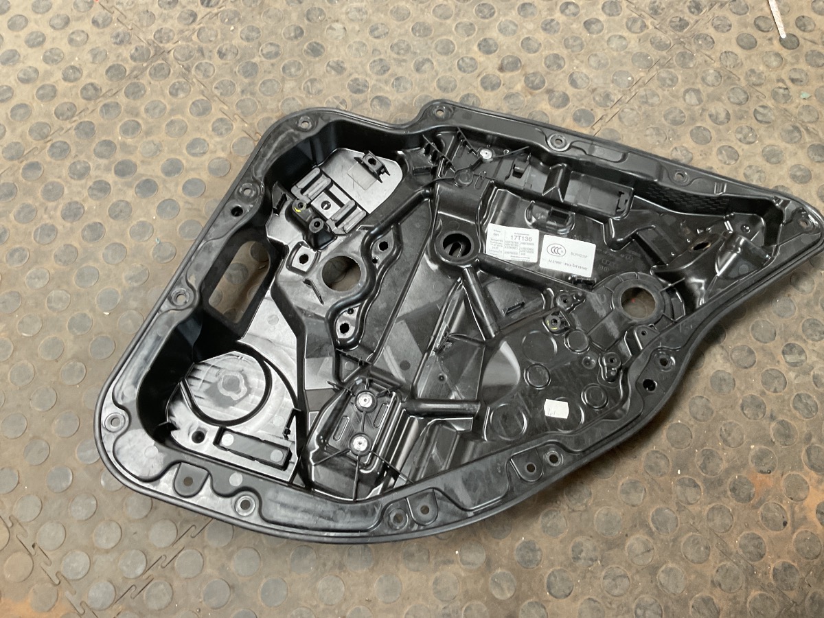 C CLASS INNER DOOR COVER