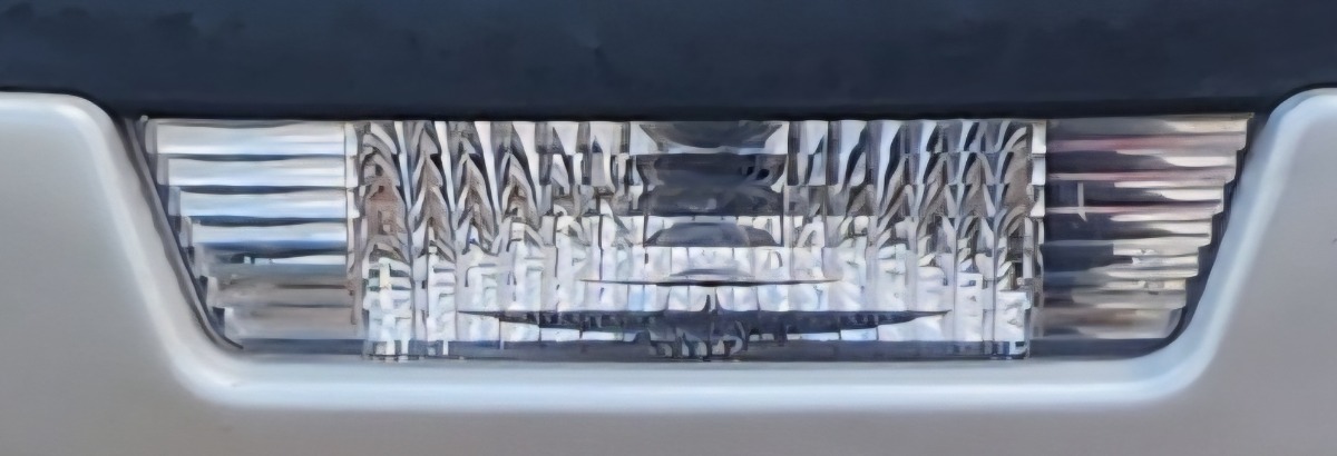 ORLANDO REAR BUMPER CENTRE LIGHT
