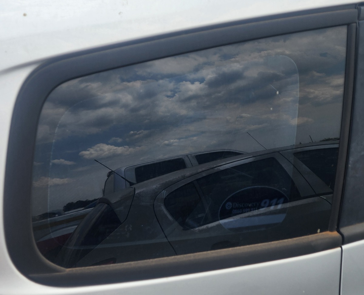ORLANDO RIGHT REAR BODY GLASS