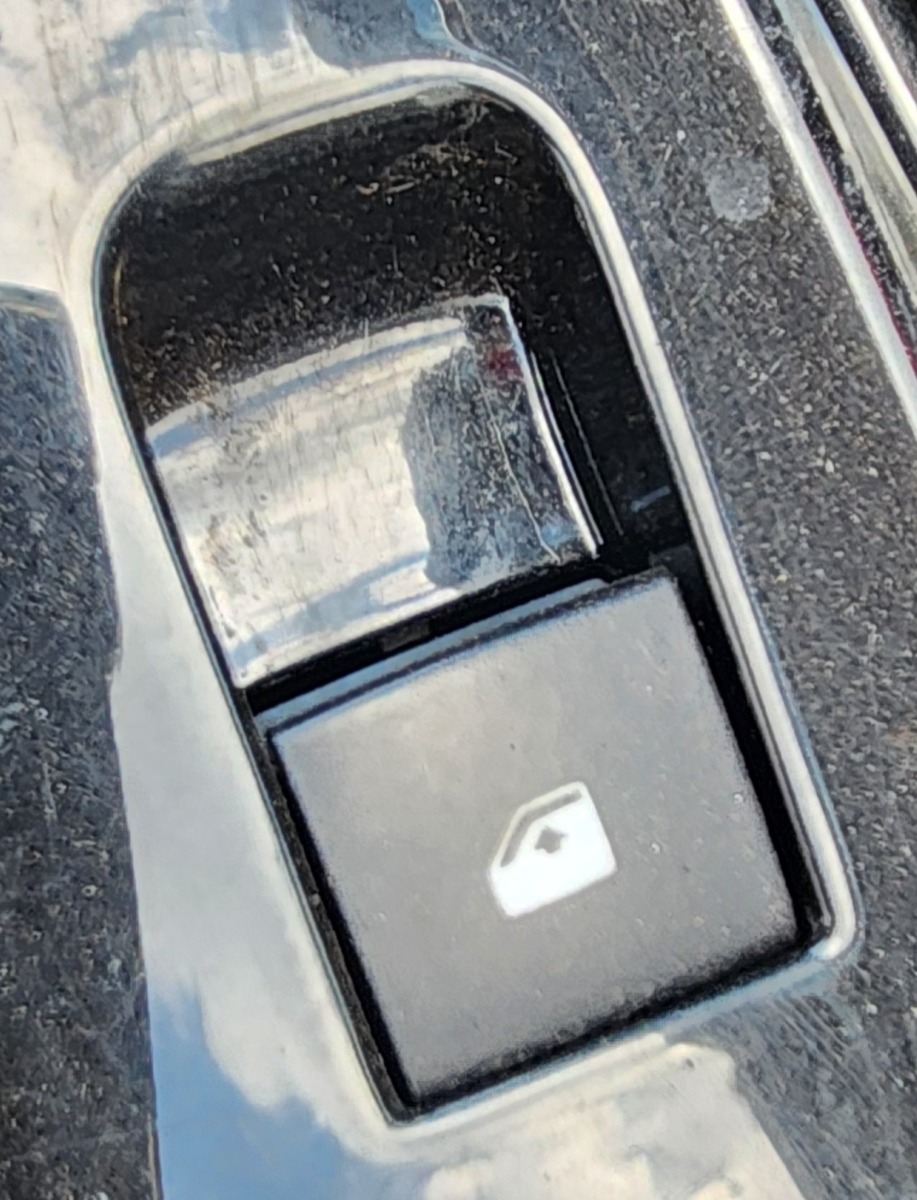 ORLANDO RIGHT REAR WINDOW SWITCH