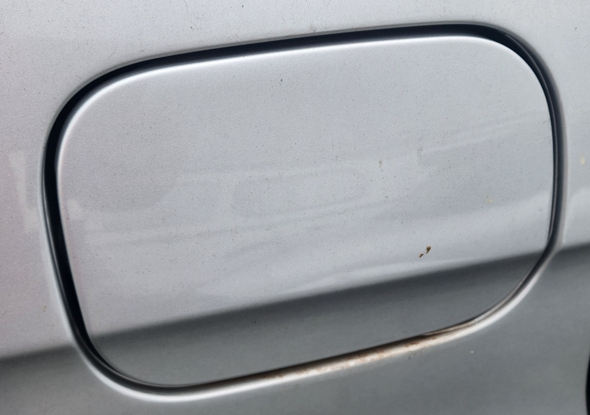W169 FUEL FLAP