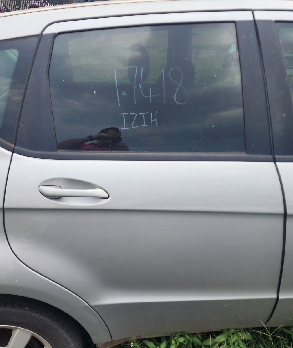 W169 RIGHT REAR DOOR (SHELL)