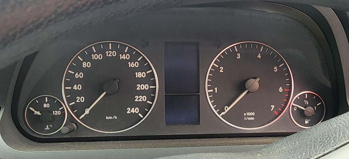 W169 SPEEDO CLUSTER