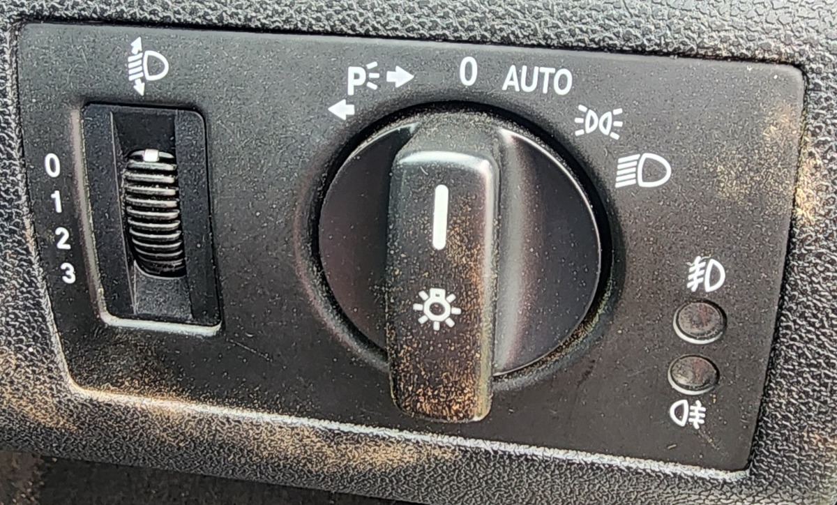 W169 HEADLIGHT SWITCH