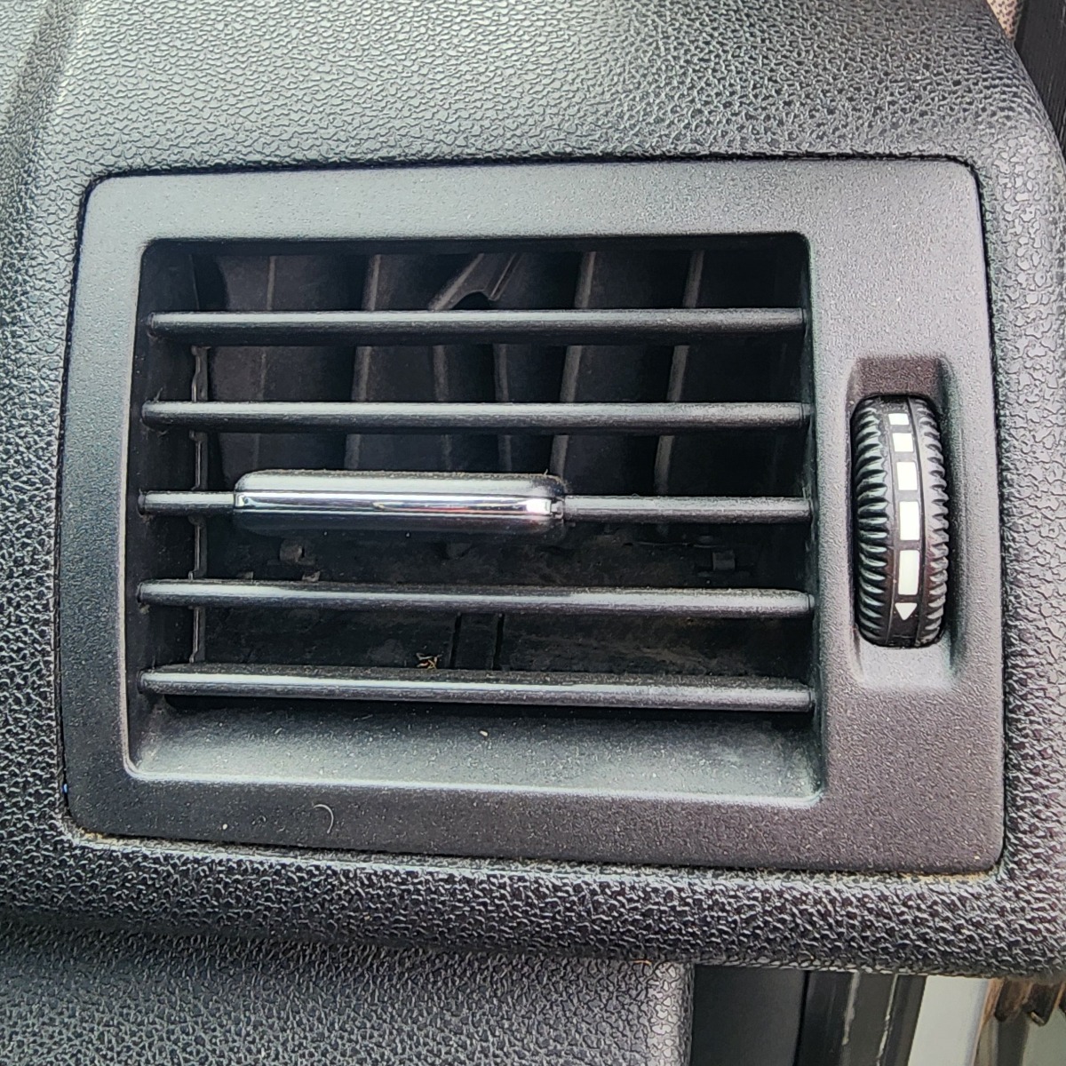 W169 RIGHT DASH VENT